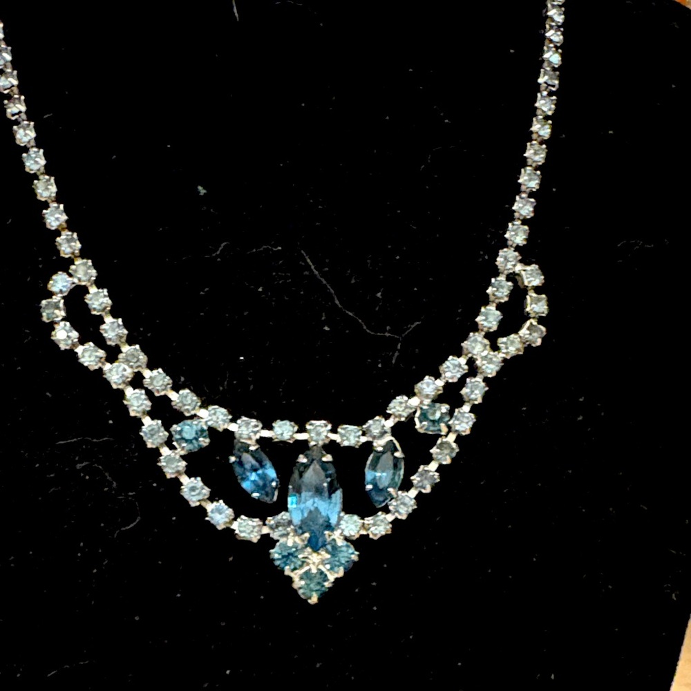 Vintage gray and blue coloured crystal necklace Silvertone
